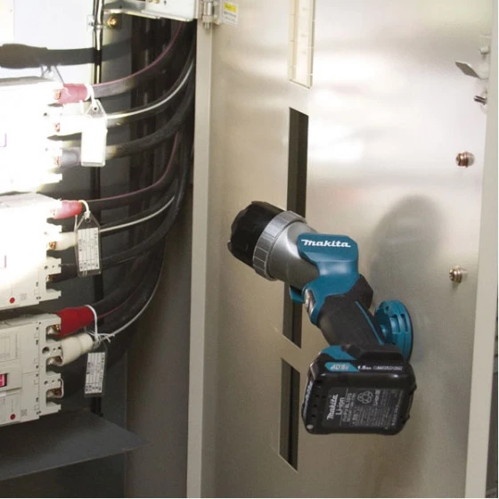 LAMPE MAKITA 12 V LI-ION (PRODUIT SEUL) - DEAML106 – Image 2